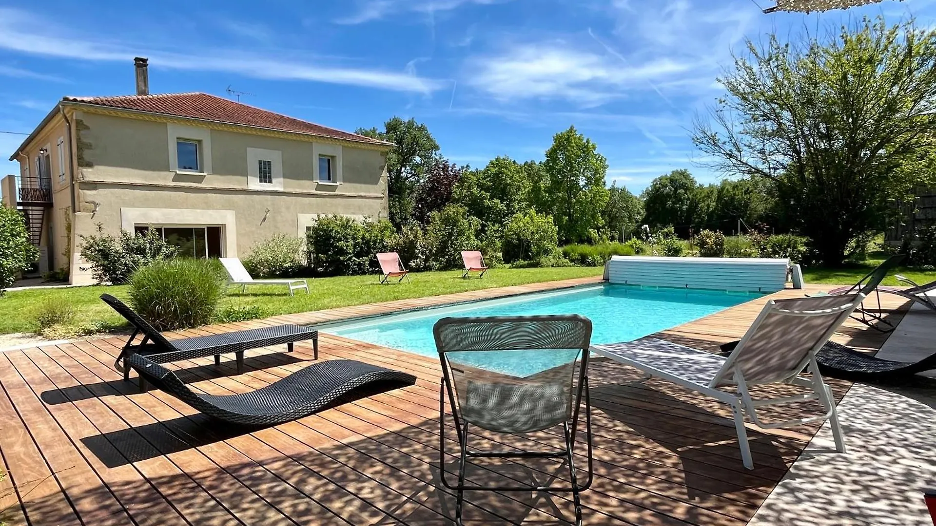 Gite Campagne Famille 15 Pers Piscine Chauffee Jeux Enfants Petanque Saint-Sauvy Holiday home