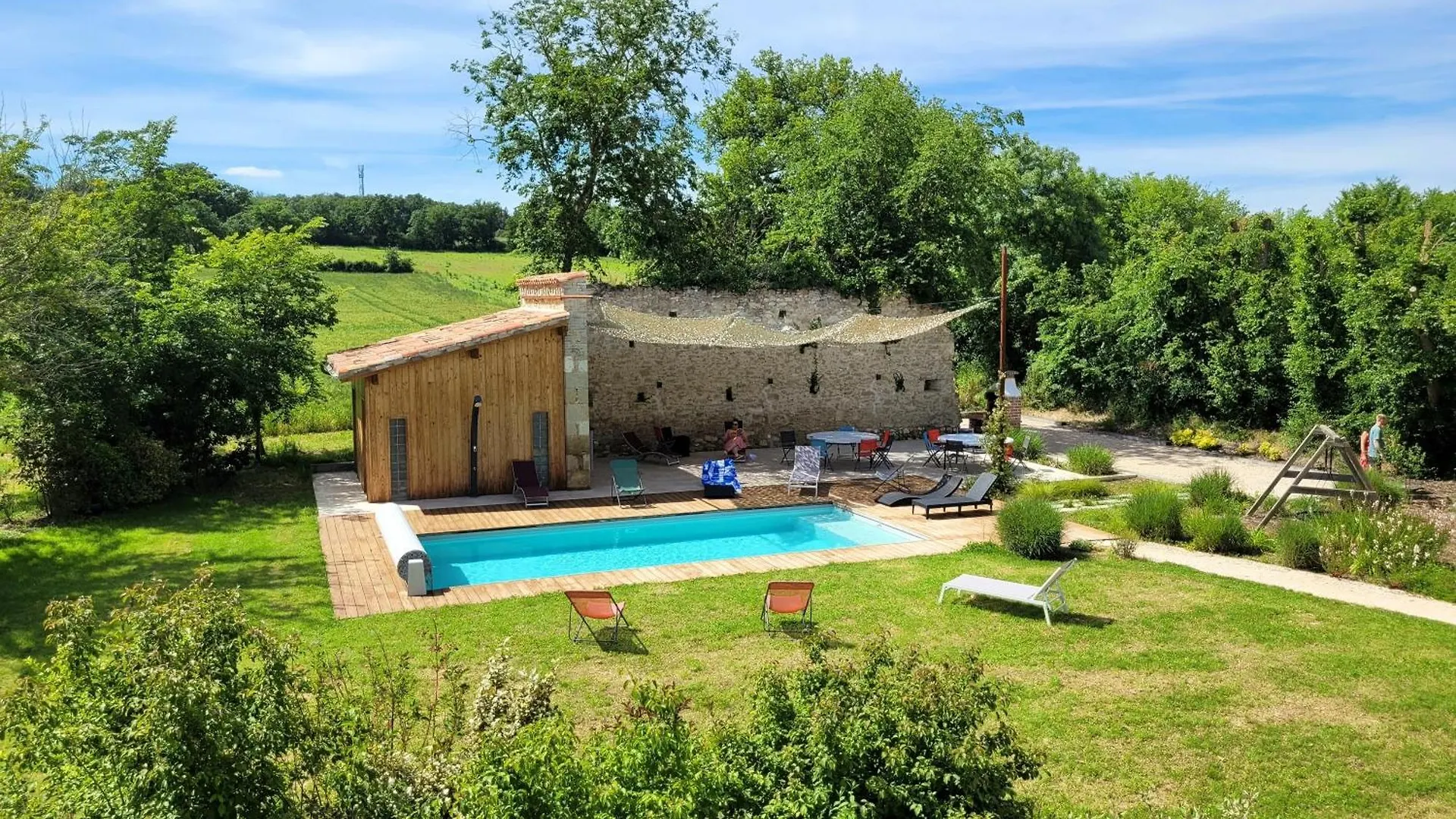 Gite Campagne Famille 15 Pers Piscine Chauffee Jeux Enfants Petanque Saint-Sauvy